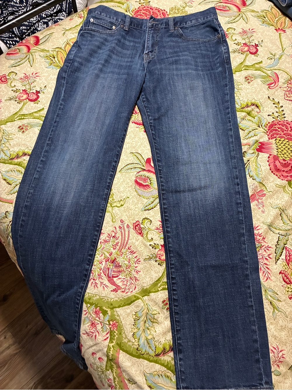 Lucky Brand Women's Straight Leg Jeans in Dark Blue Wash